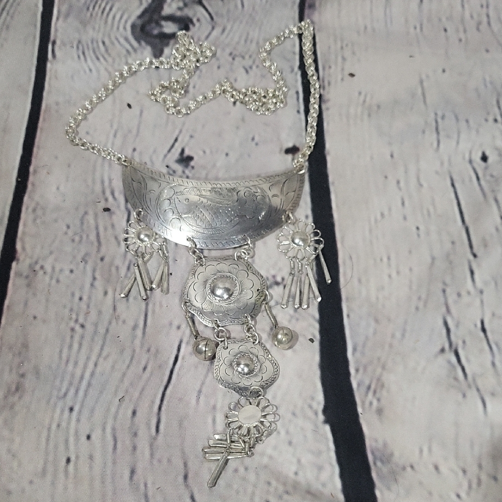 Vintage Hmong Miao Silver Necklace. Tribal Etched